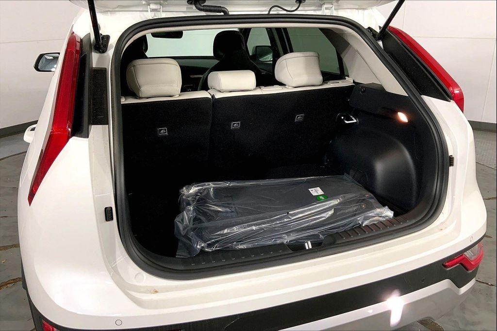 new 2025 Kia Niro car, priced at $30,148