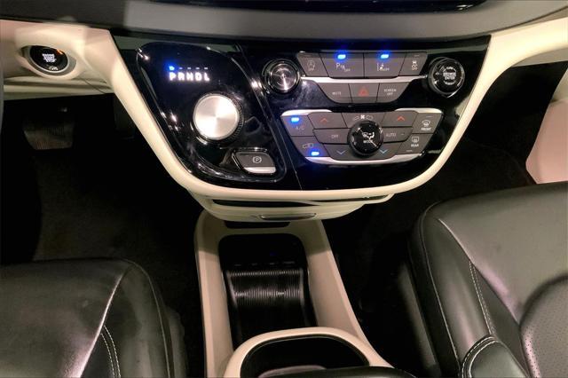 used 2023 Chrysler Pacifica car, priced at $23,300