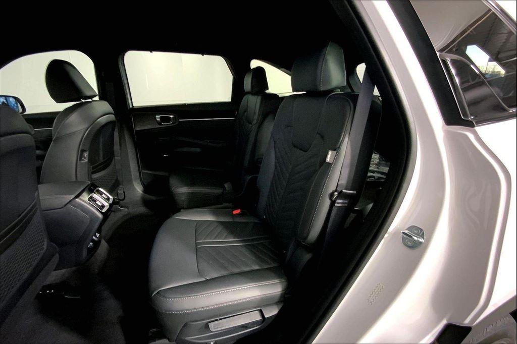 new 2025 Kia Sorento car, priced at $46,379