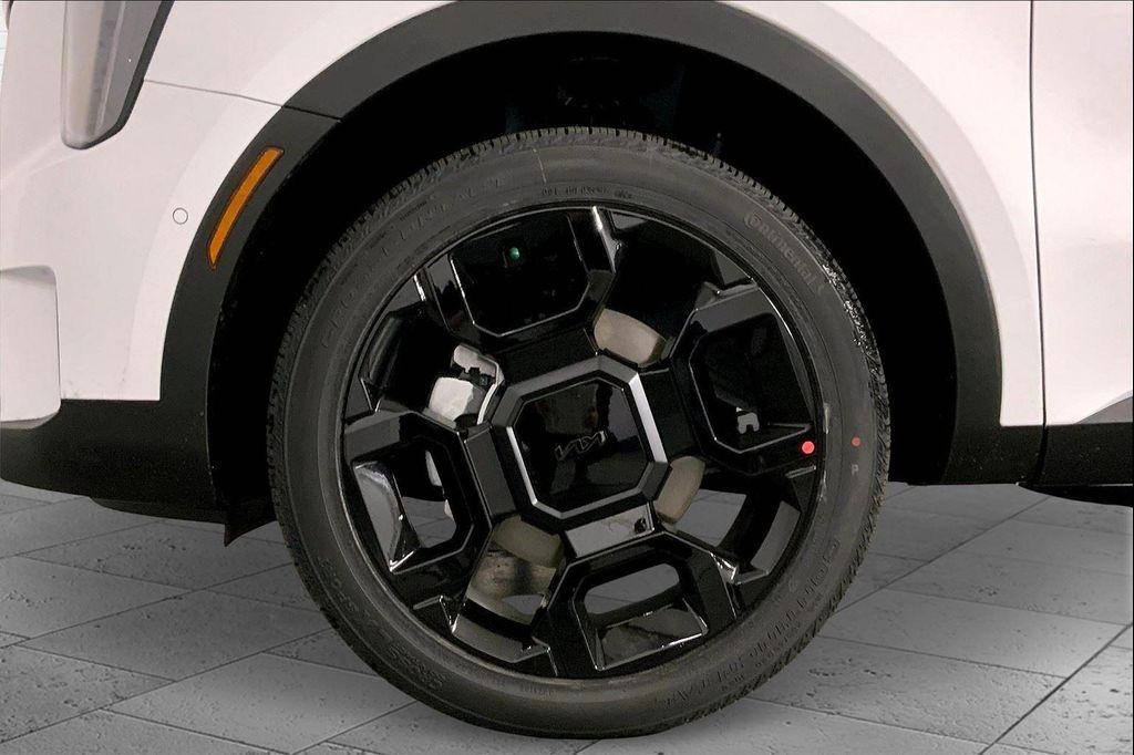 new 2025 Kia Sorento car, priced at $46,379