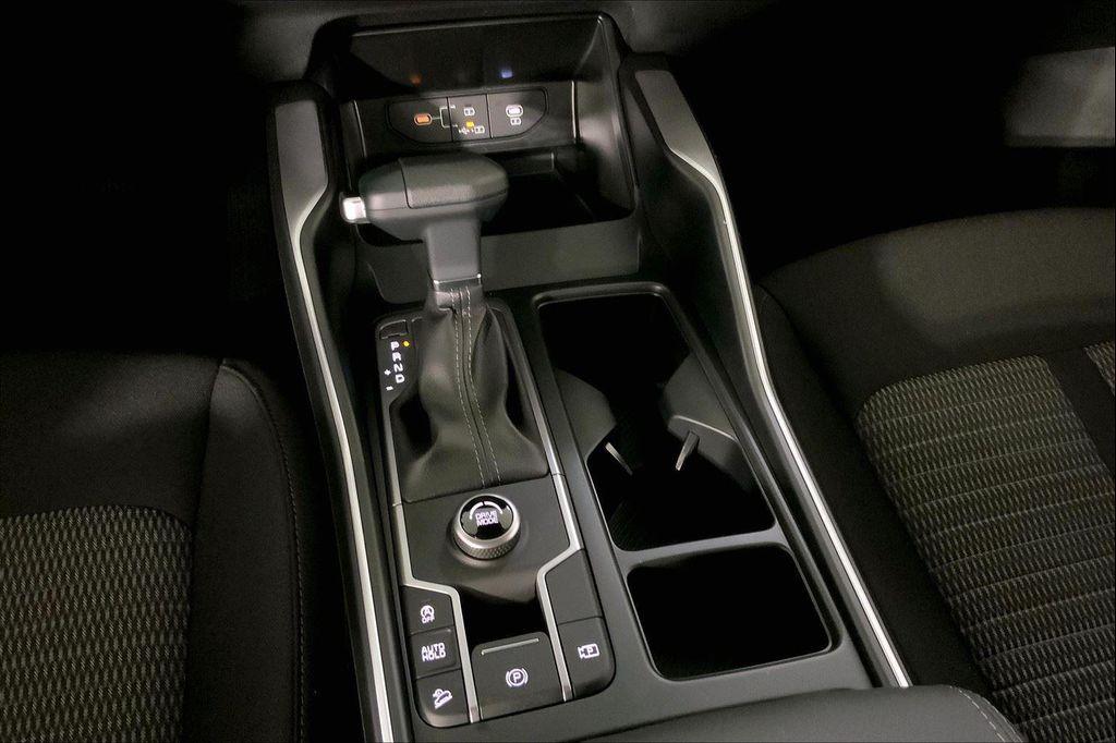 new 2025 Kia Sorento car, priced at $32,284