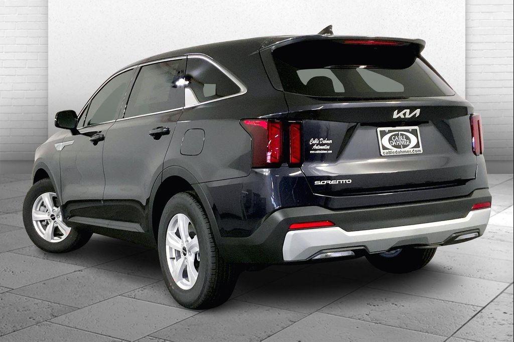 new 2025 Kia Sorento car, priced at $32,284