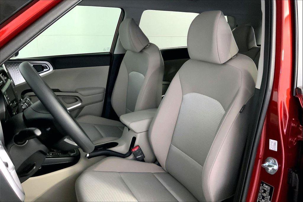 new 2025 Kia Soul car, priced at $21,618