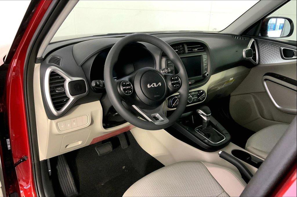 new 2025 Kia Soul car, priced at $21,618
