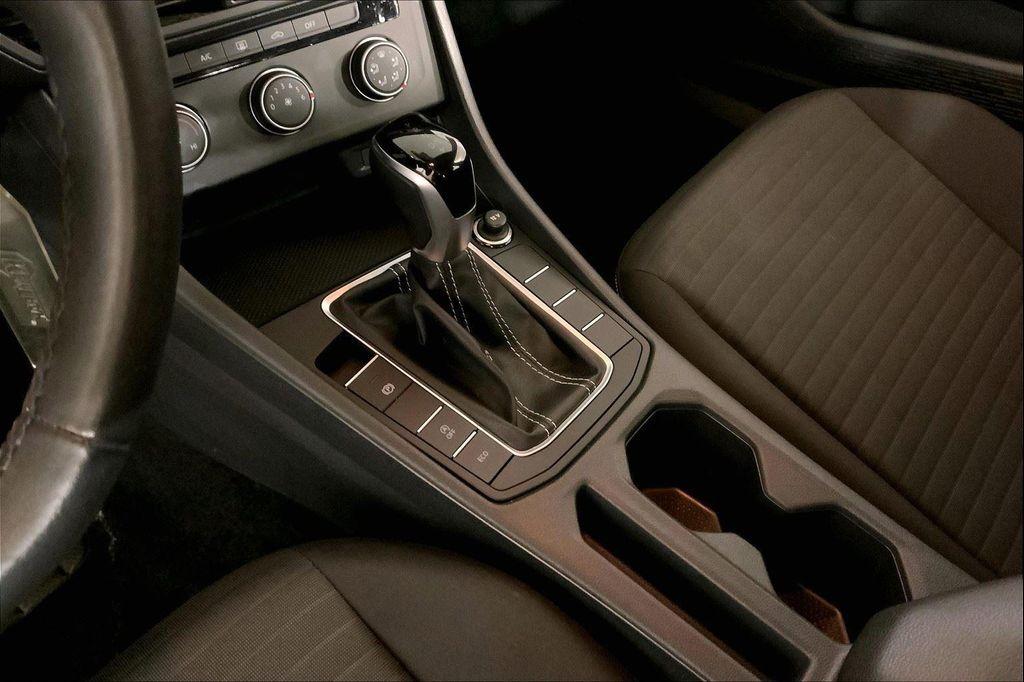 used 2024 Volkswagen Jetta car, priced at $16,200