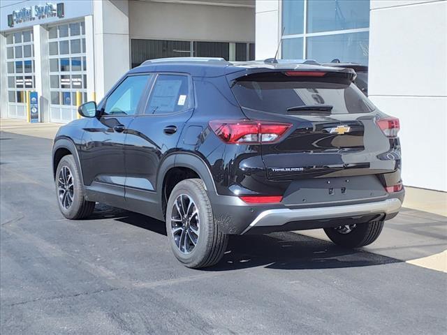 new 2025 Chevrolet TrailBlazer car, priced at $28,080