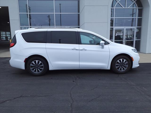 used 2021 Chrysler Pacifica car, priced at $25,644