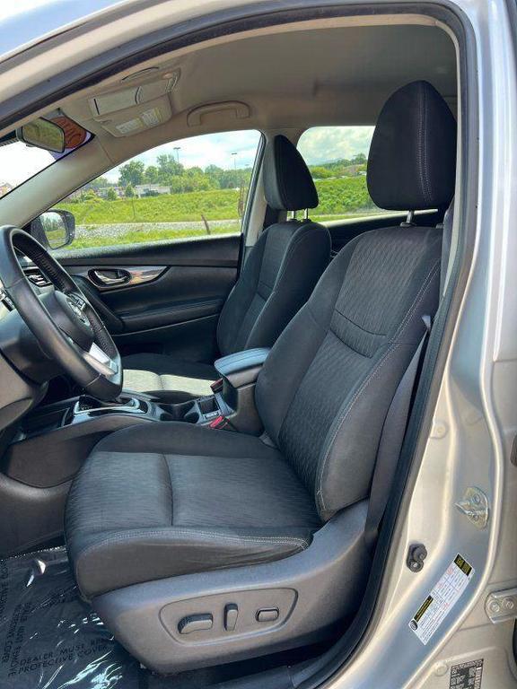 used 2019 Nissan Rogue car, priced at $13,395
