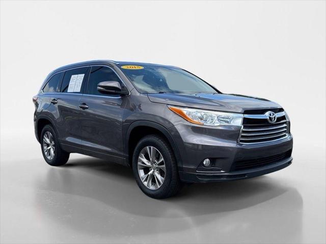 used 2015 Toyota Highlander car, priced at $18,424