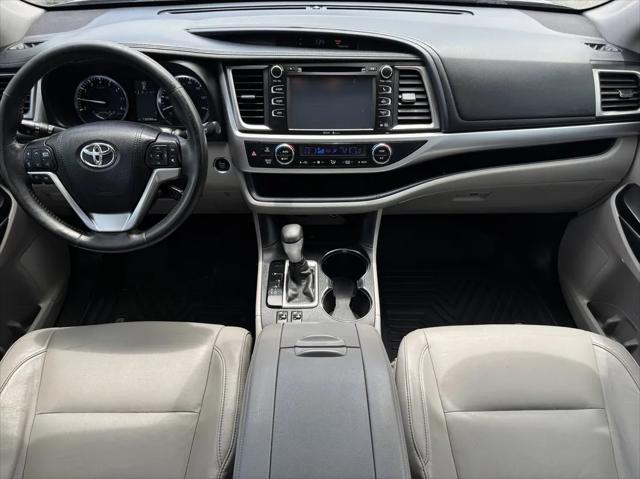 used 2015 Toyota Highlander car, priced at $20,995