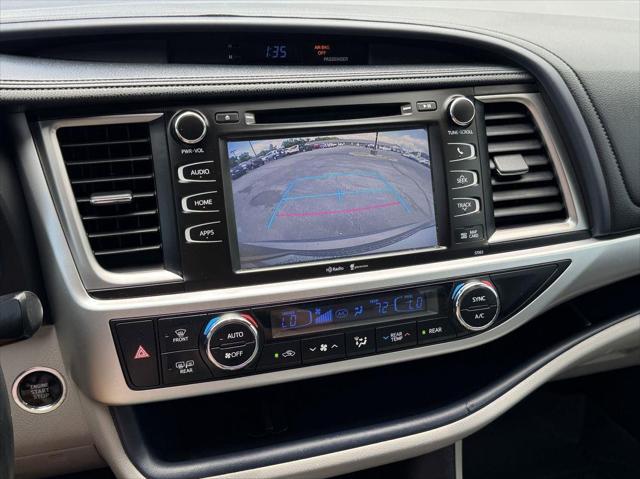 used 2015 Toyota Highlander car, priced at $18,424