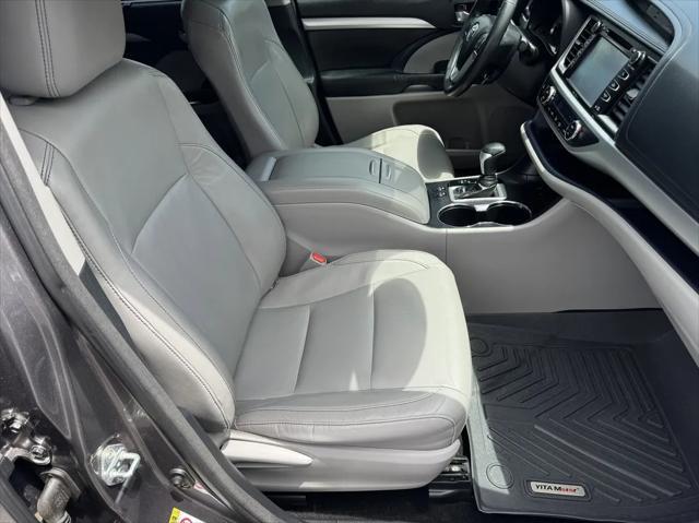 used 2015 Toyota Highlander car, priced at $20,995