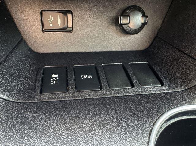used 2015 Toyota Highlander car, priced at $18,424