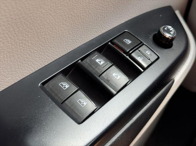 used 2015 Toyota Highlander car, priced at $18,424