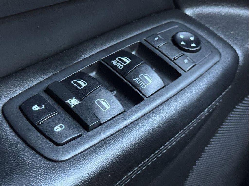 used 2019 Jeep Grand Cherokee car, priced at $17,995