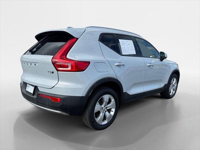 used 2020 Volvo XC40 car, priced at $17,700