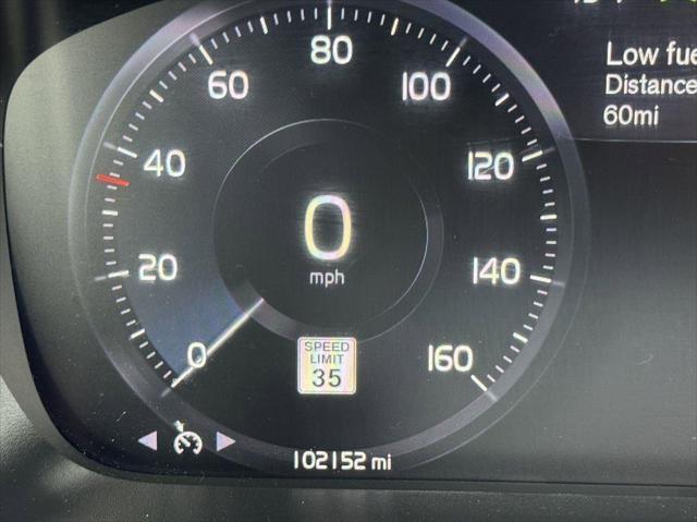 used 2020 Volvo XC40 car, priced at $17,700