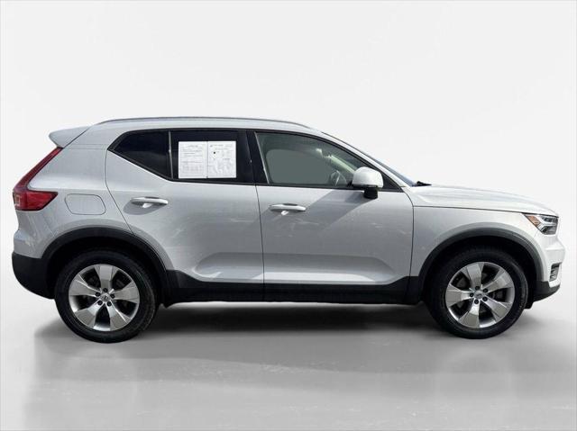 used 2020 Volvo XC40 car, priced at $17,700
