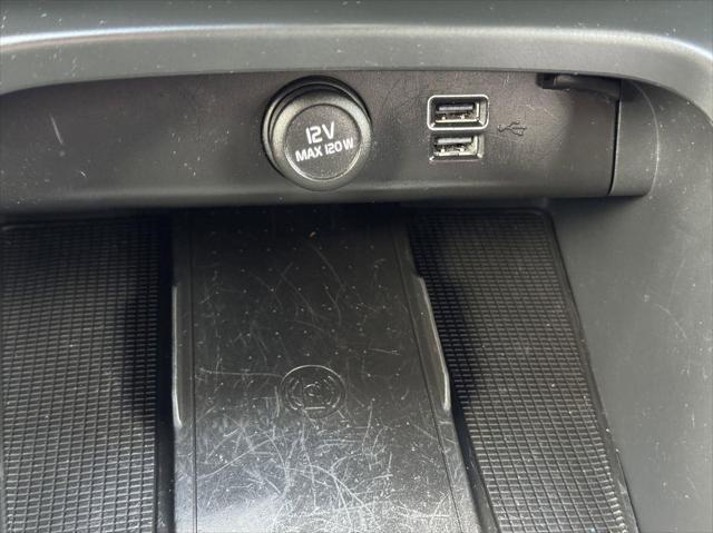 used 2020 Volvo XC40 car, priced at $17,700