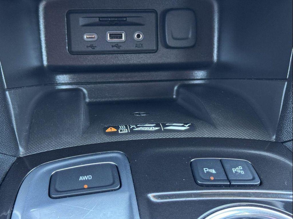 used 2022 Chevrolet Equinox car, priced at $22,300