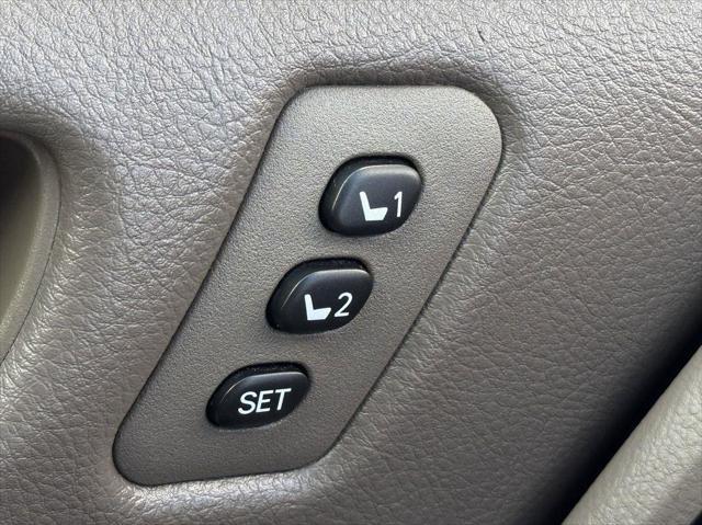 used 2006 Toyota Sienna car, priced at $5,542