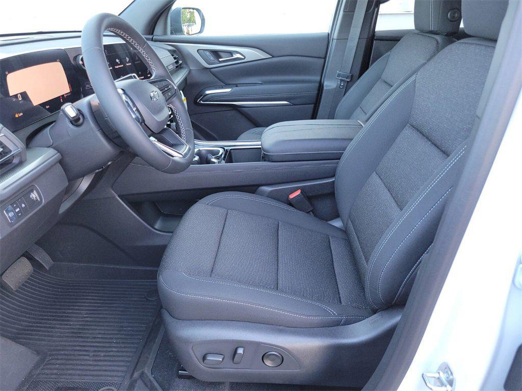 new 2026 Chevrolet Traverse car, priced at $44,405
