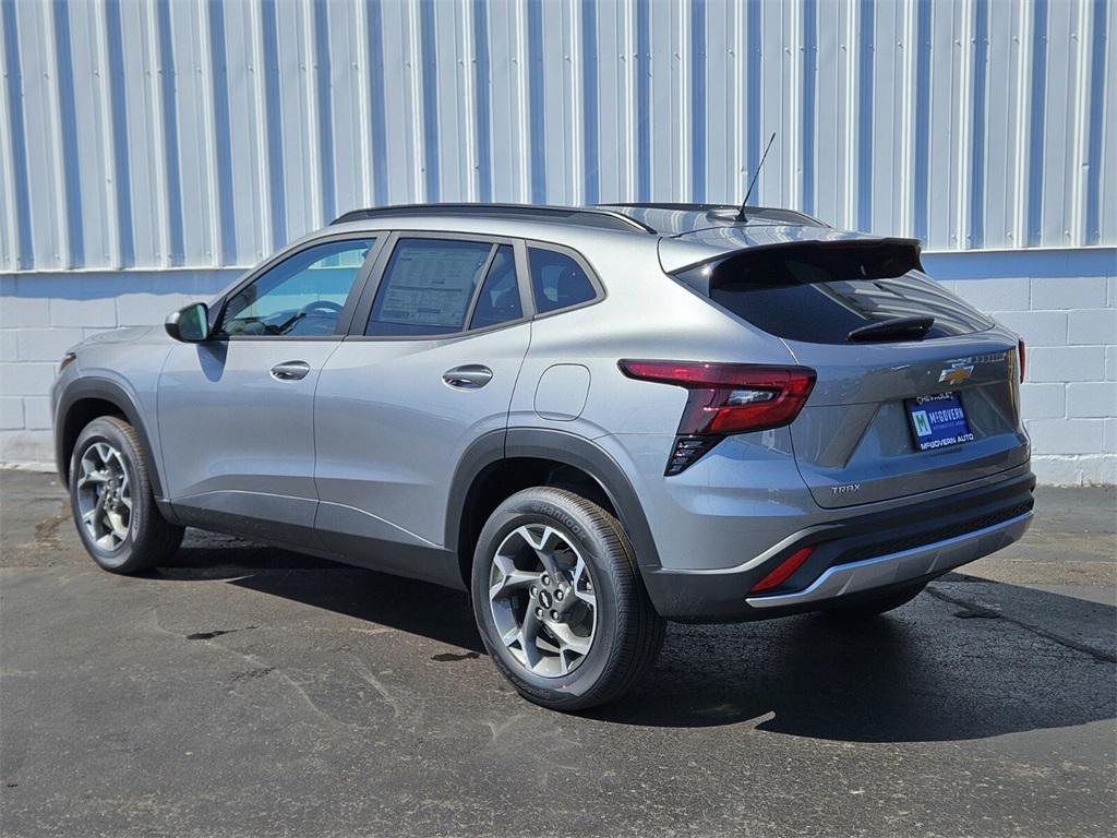 new 2025 Chevrolet Trax car, priced at $23,040
