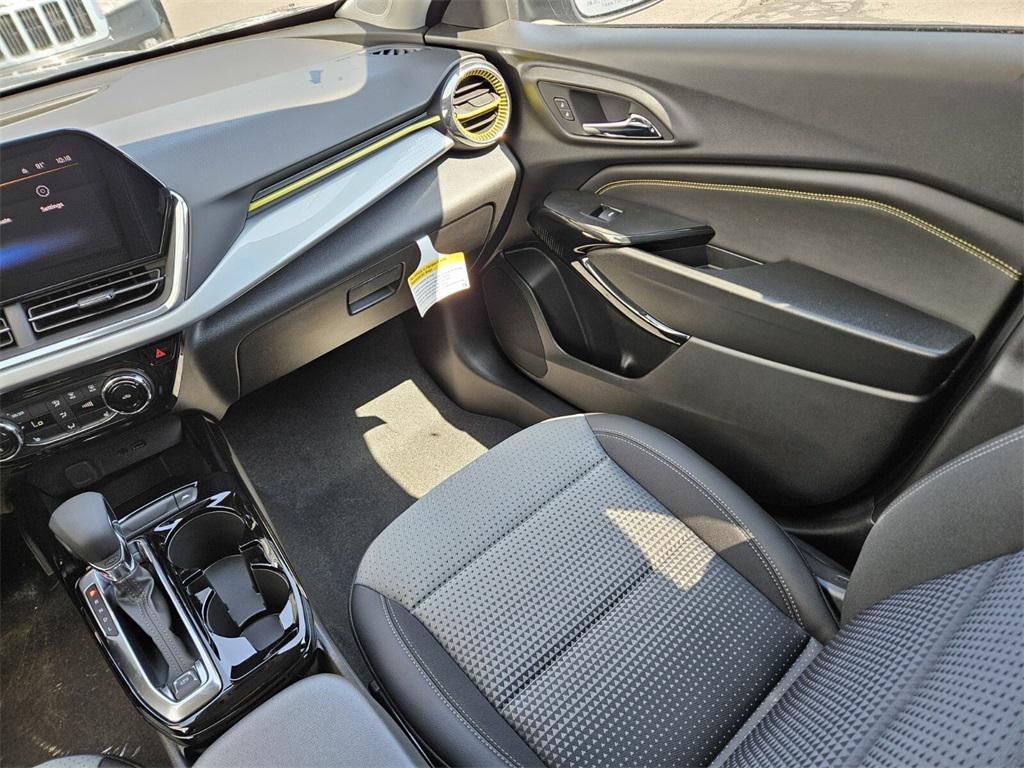 new 2025 Chevrolet Trax car, priced at $23,040