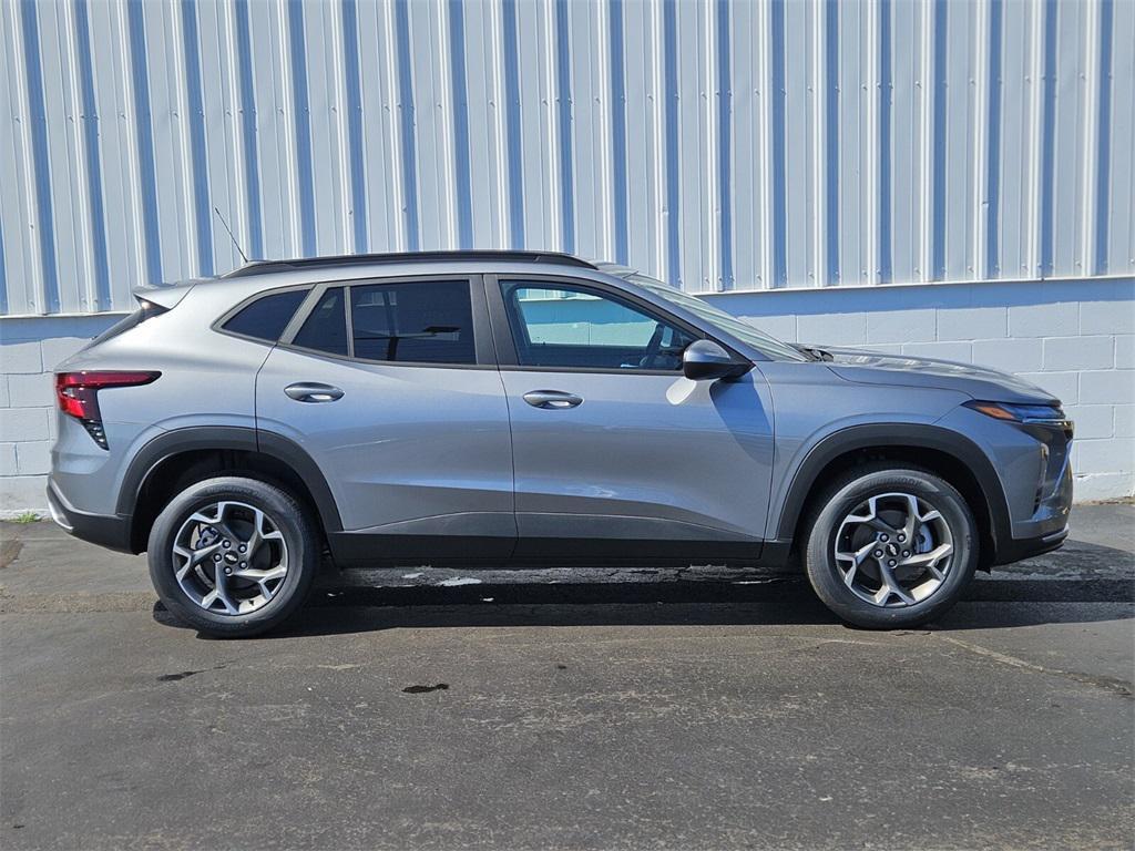 new 2025 Chevrolet Trax car, priced at $23,040