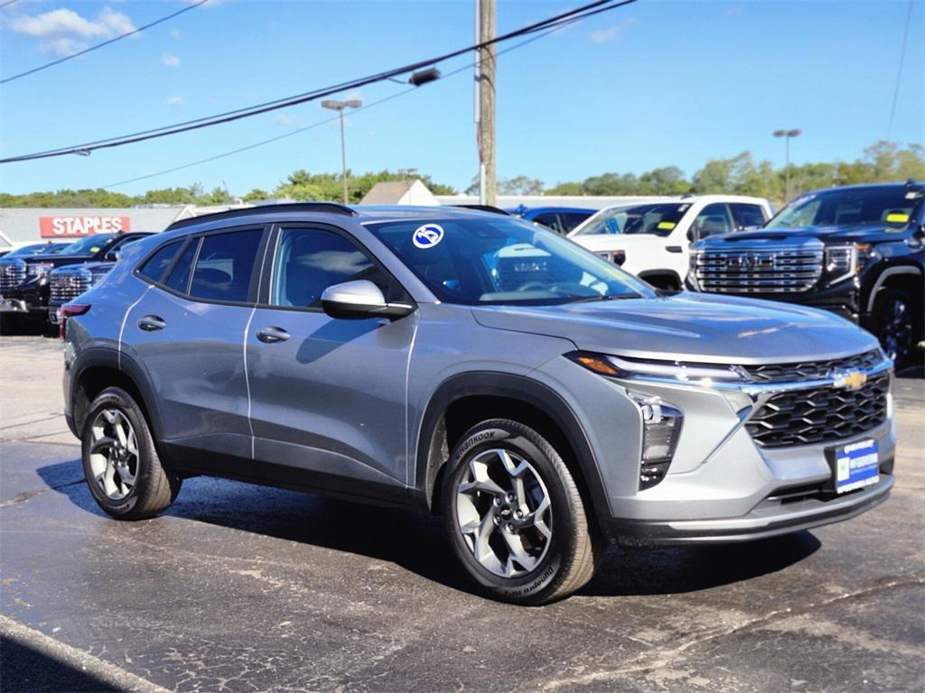 used 2025 Chevrolet Trax car, priced at $23,988
