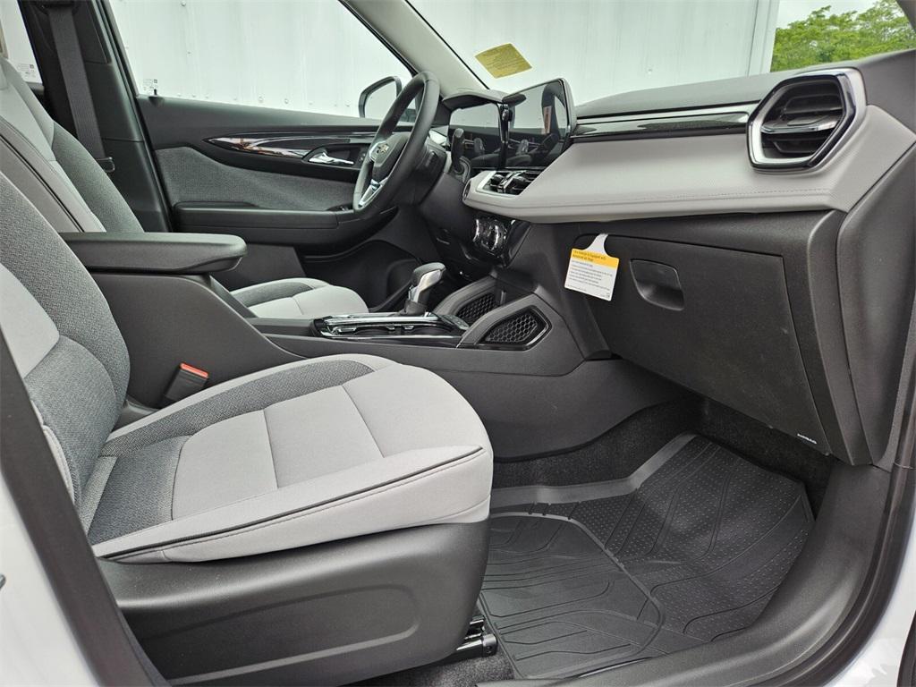 new 2025 Chevrolet TrailBlazer car, priced at $23,855