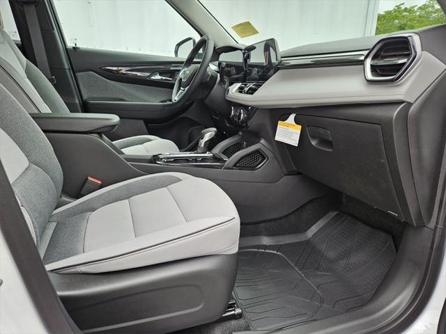 new 2025 Chevrolet TrailBlazer car, priced at $24,005