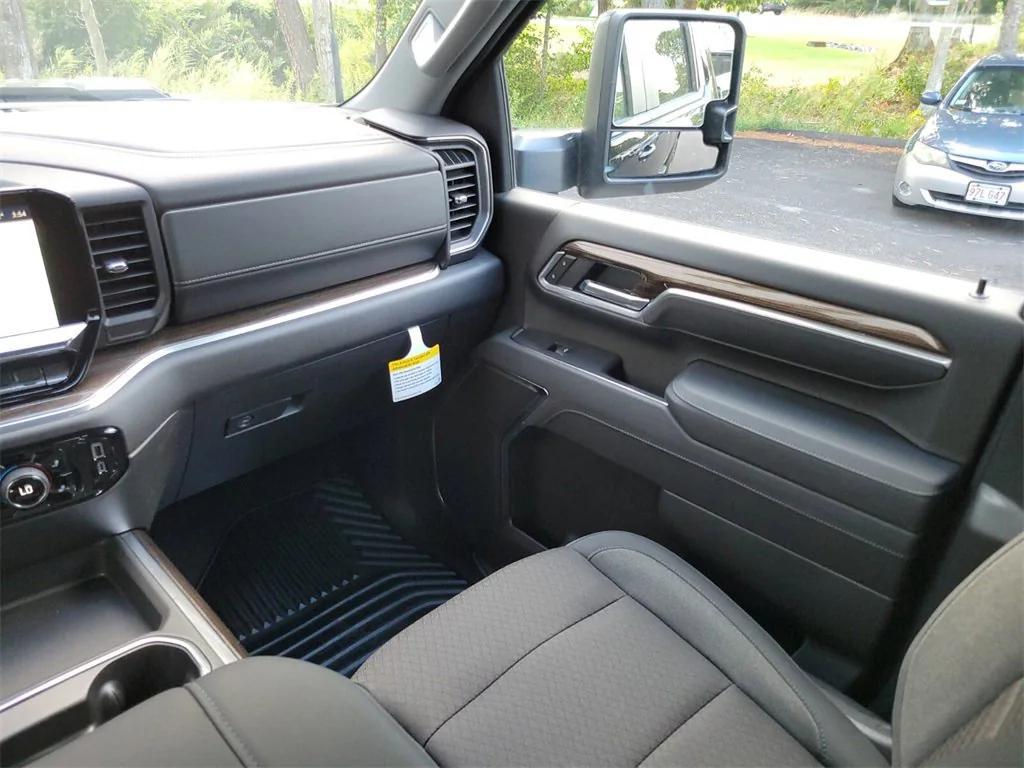 new 2025 Chevrolet Silverado 3500 car, priced at $72,675