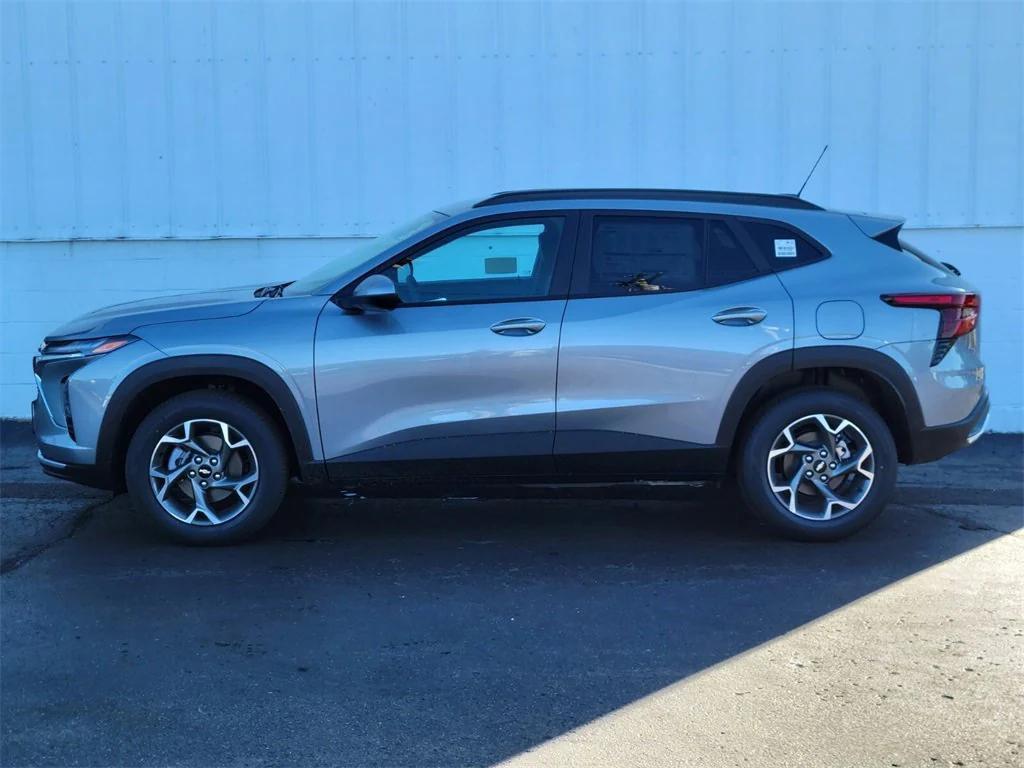 new 2025 Chevrolet Trax car, priced at $22,445