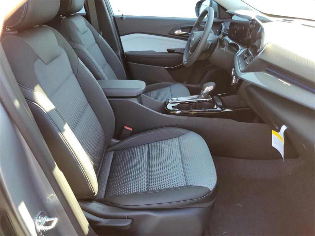 new 2025 Chevrolet Trax car, priced at $22,445
