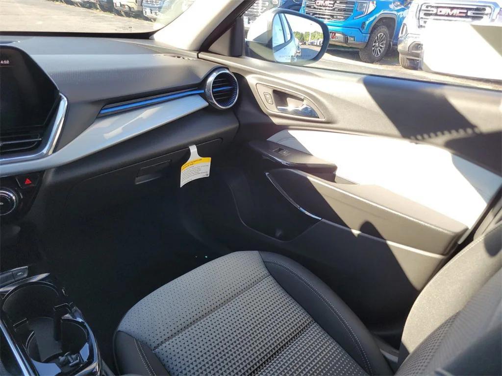 new 2025 Chevrolet Trax car, priced at $22,445