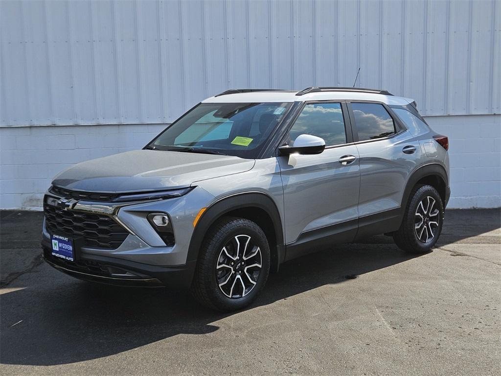 new 2025 Chevrolet TrailBlazer car, priced at $33,020