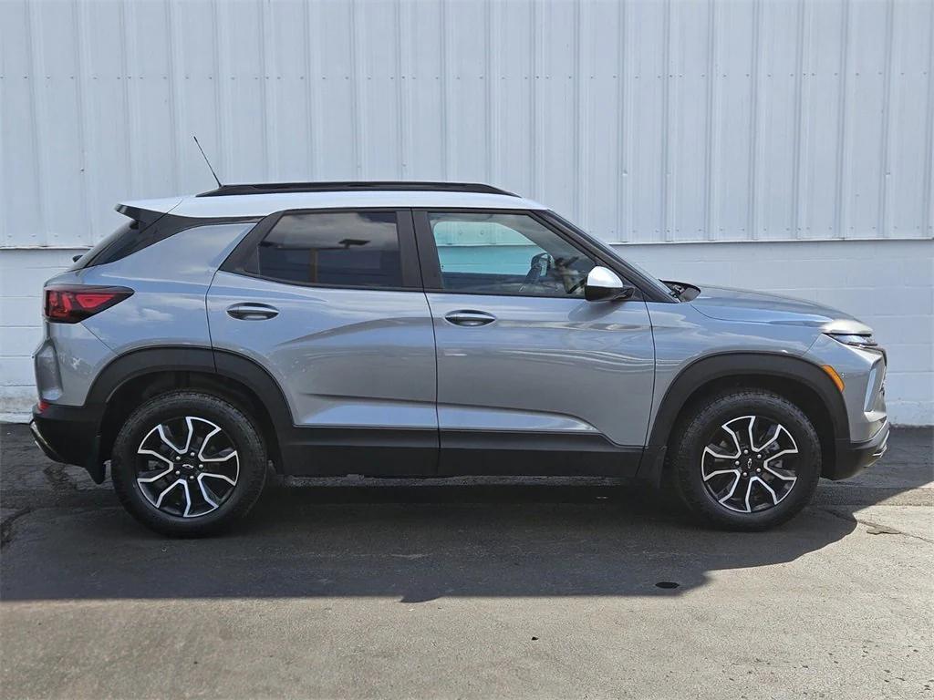 new 2025 Chevrolet TrailBlazer car, priced at $32,820