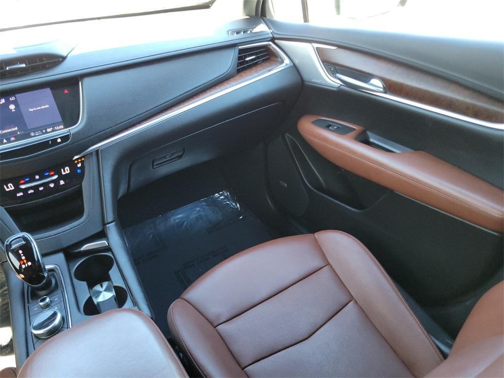 used 2023 Cadillac XT5 car, priced at $34,888