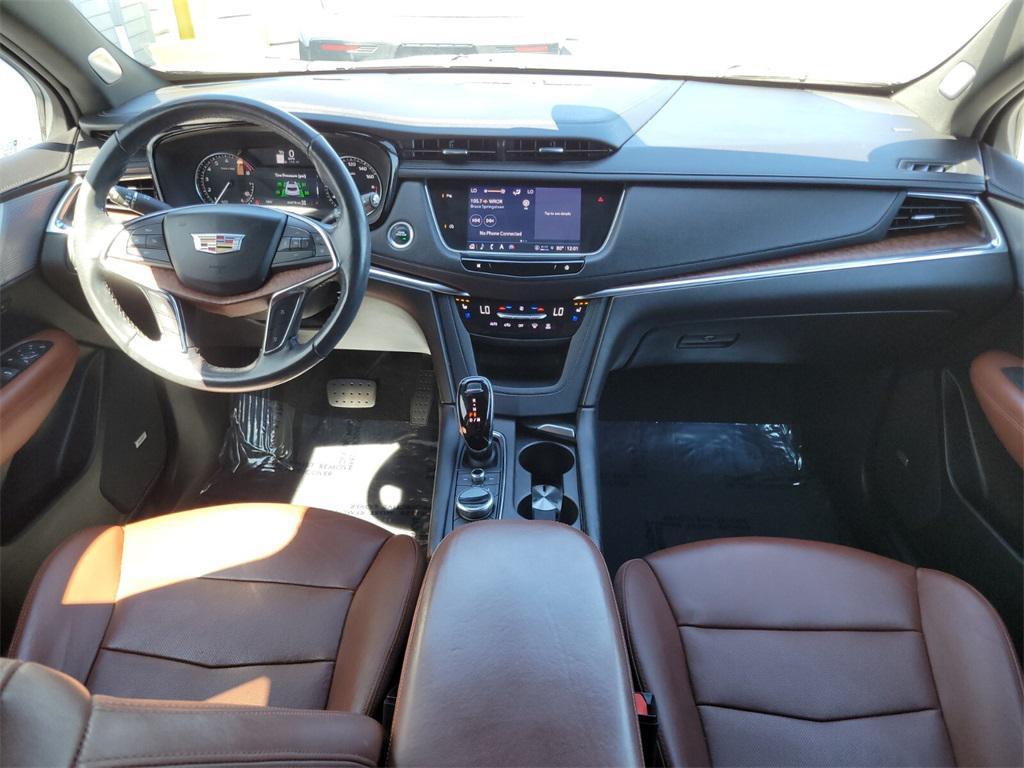 used 2023 Cadillac XT5 car, priced at $34,888