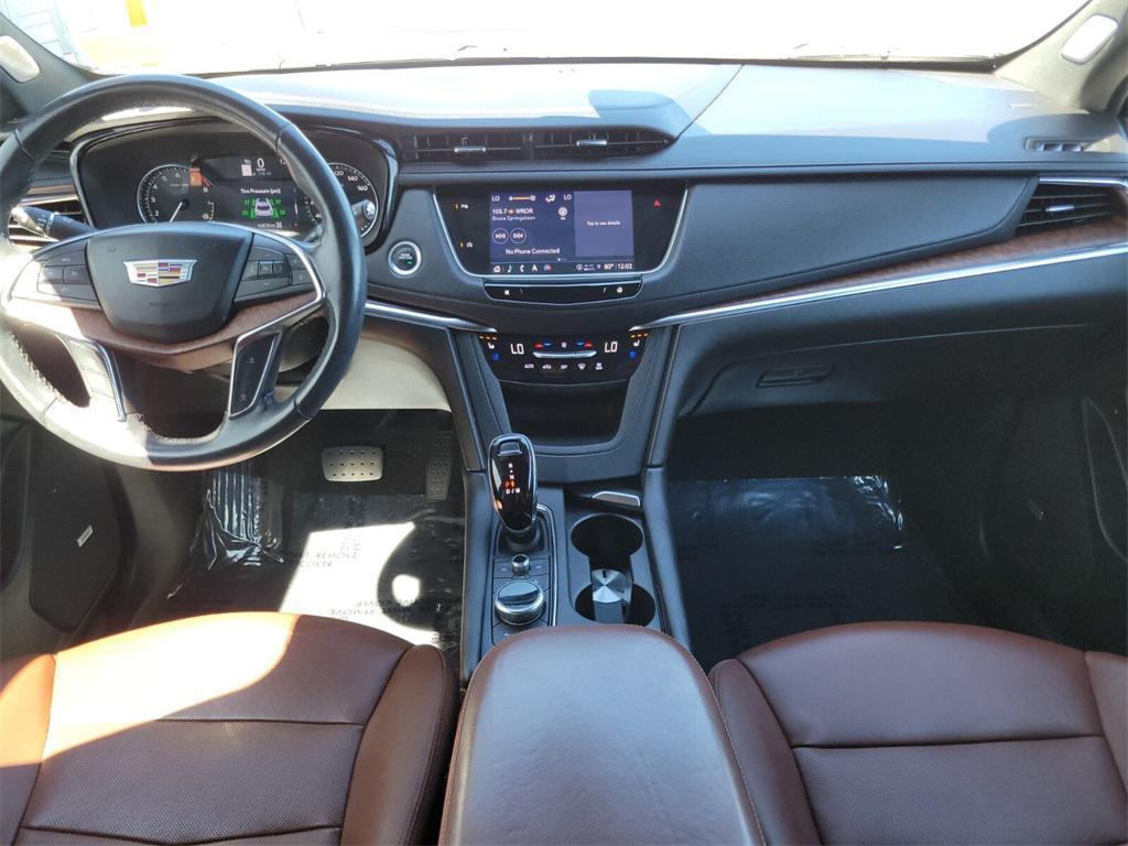 used 2023 Cadillac XT5 car, priced at $34,888