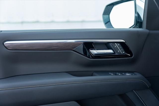 new 2025 Chevrolet Suburban car, priced at $75,590