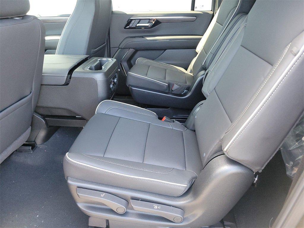 new 2025 Chevrolet Suburban car, priced at $75,770