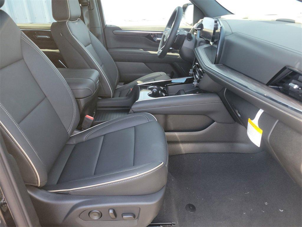new 2025 Chevrolet Suburban car, priced at $75,770