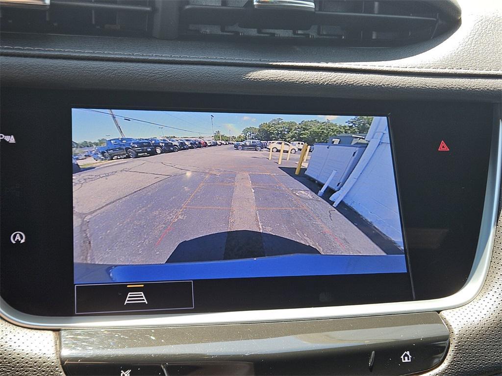 used 2022 Cadillac XT5 car, priced at $39,588
