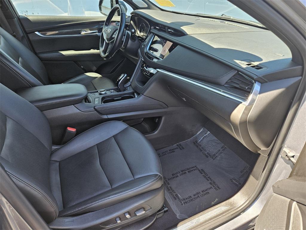 used 2022 Cadillac XT5 car, priced at $39,588