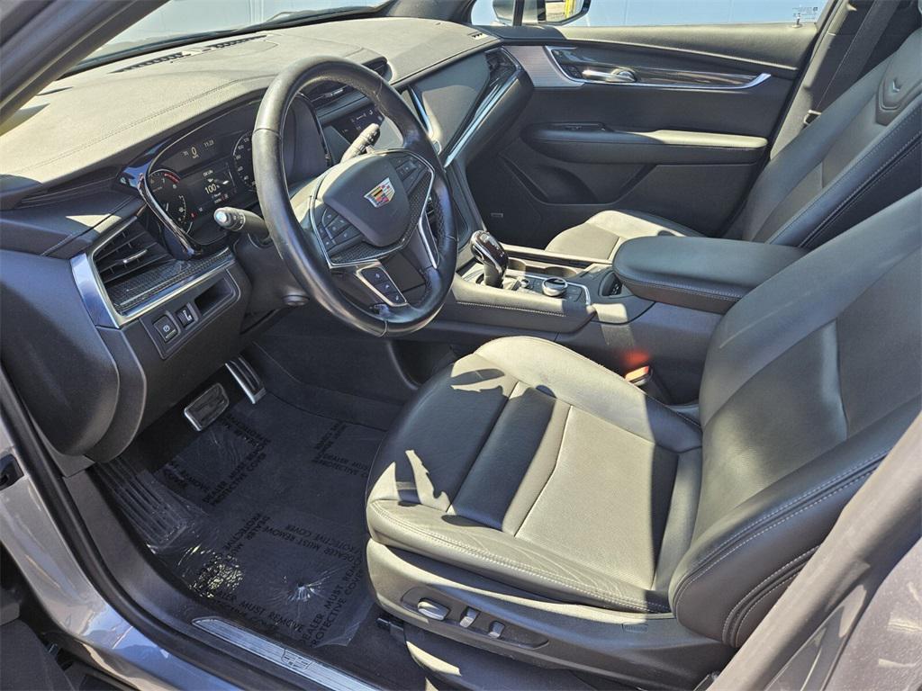 used 2022 Cadillac XT5 car, priced at $39,588