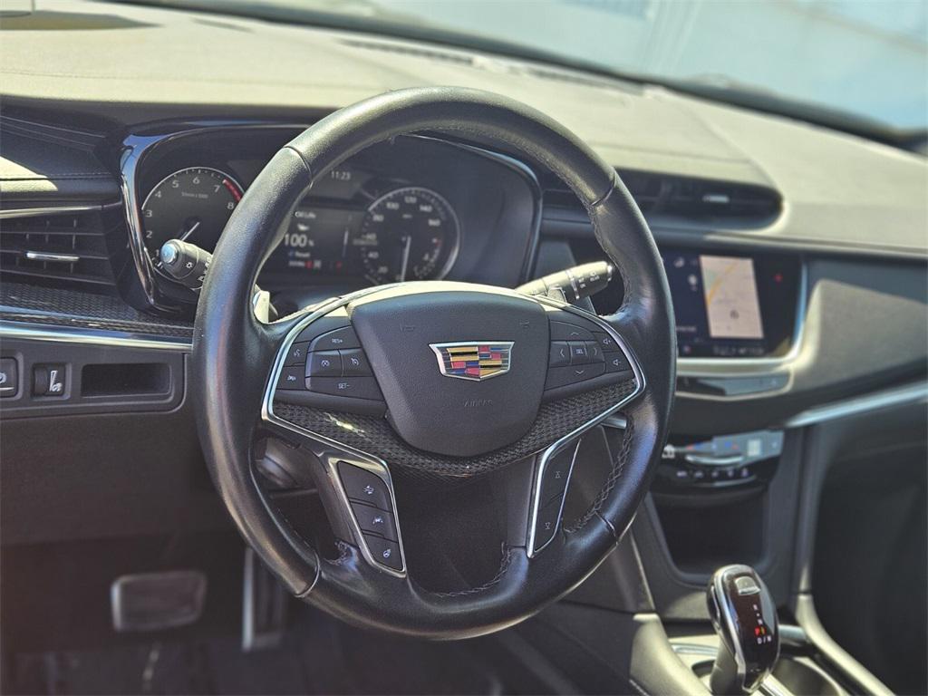 used 2022 Cadillac XT5 car, priced at $39,588