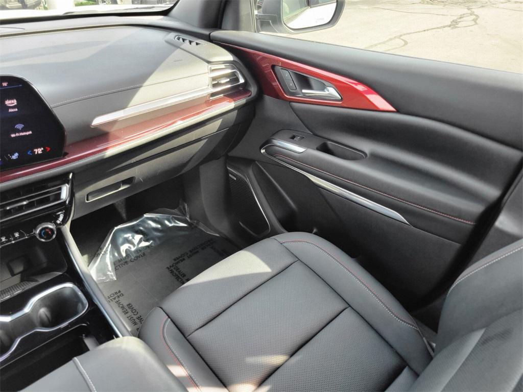 used 2024 Chevrolet Traverse car, priced at $48,988