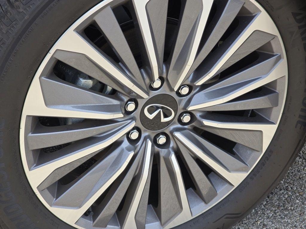 new 2025 INFINITI QX80 car, priced at $89,958